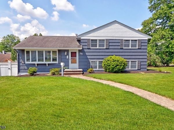 35 McKinley Ave, East Hanover, NJ 07936