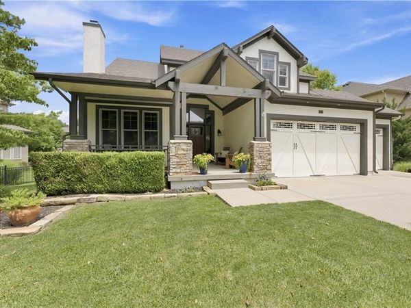 13283 Fairway Road, Leawood, KS 66209