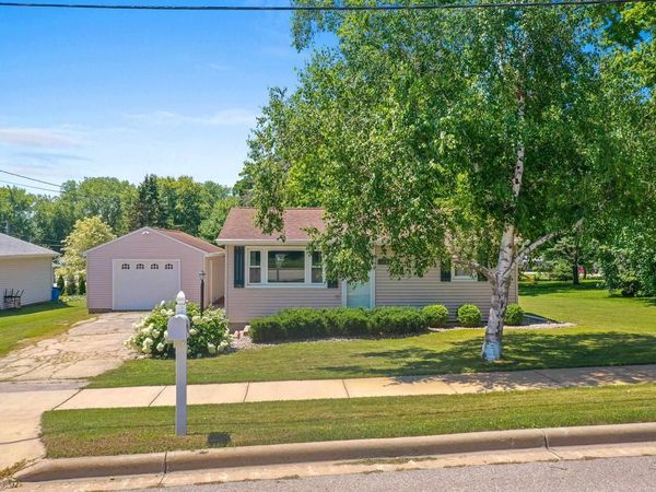 535 N WEBSTER AVENUE, Omro, WI 54963