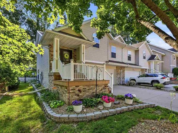 2340 Catskill Ct, Iowa City, IA 52245