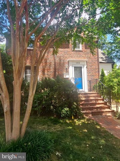 102 E Oak Street E, Alexandria, VA 22301 Main Photo