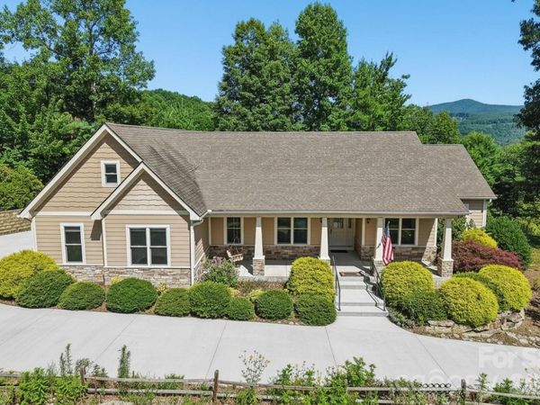 959 Silverglen Way, Hendersonville, NC 28792
