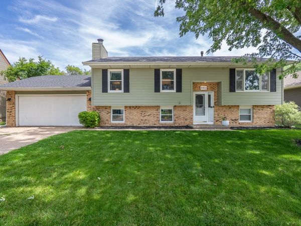 4403 CEDAR Street, Davenport, IA 52806