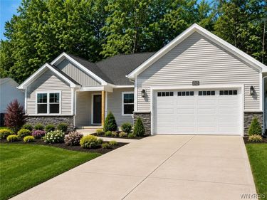 6515 Burke Road, Lake View, NY 14085