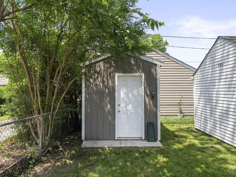 105 E Royal Forest Boulevard, Columbus, OH 43214 Photo 32