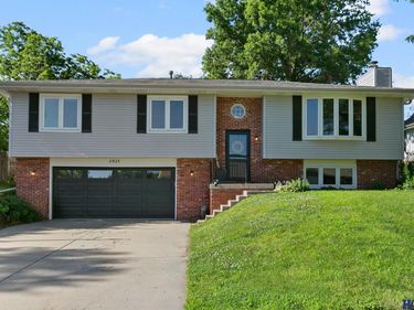5931 Robin Court, Lincoln, NE 68516