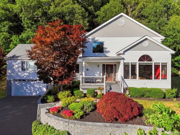 17 Nottingham Way , Mahopac, NY 10541