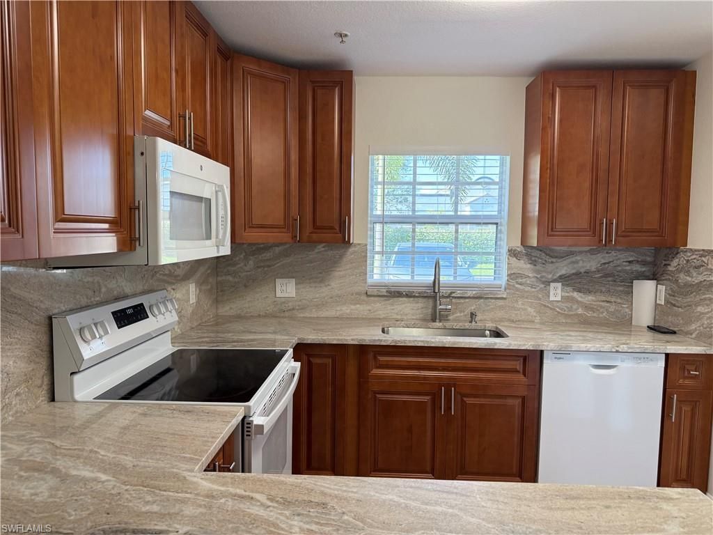 9051 Gervais Cir, Unit 1508, Naples, FL 34120 Photo