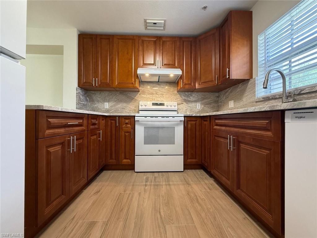 9051 Gervais Cir, Unit 1508, Naples, FL 34120 Photo