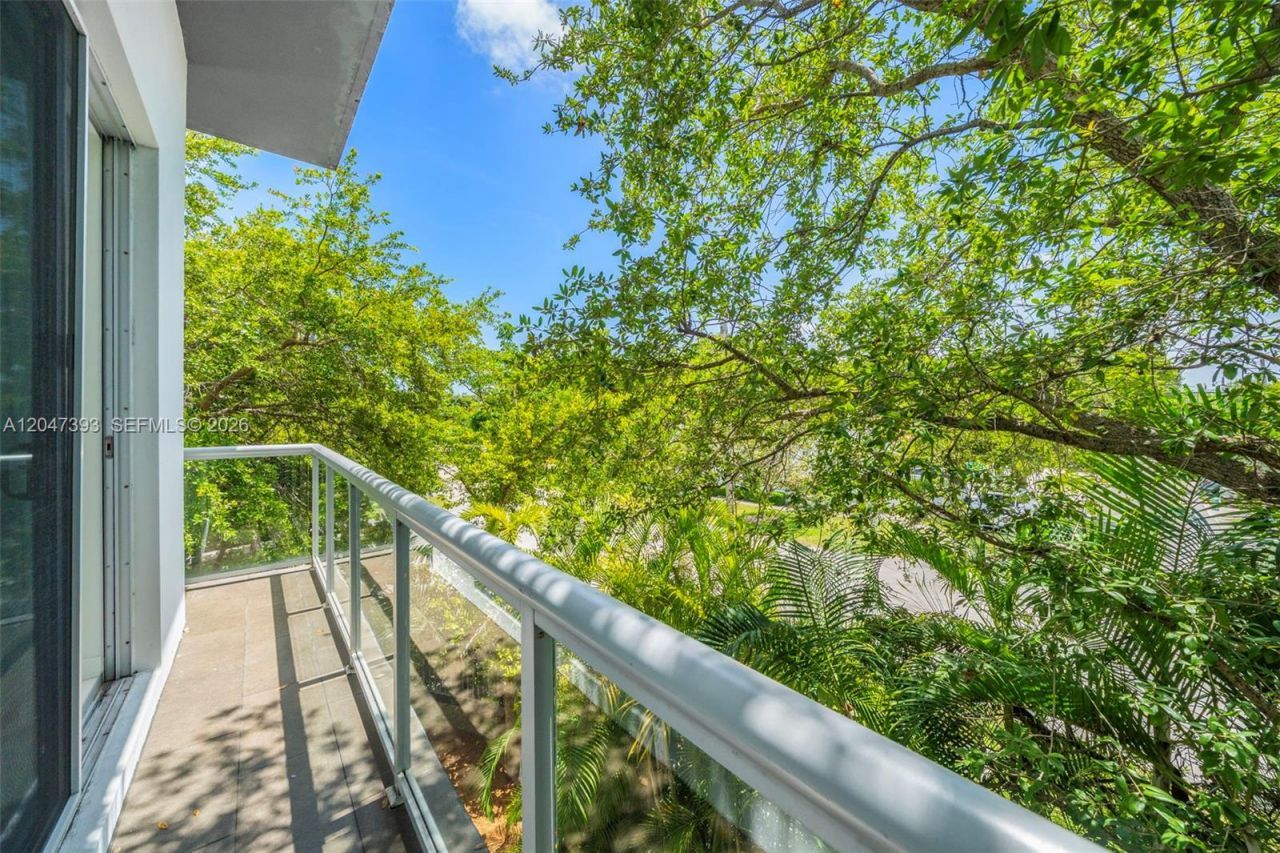 3253 Mcdonald St , Miami, FL 33133 Photo