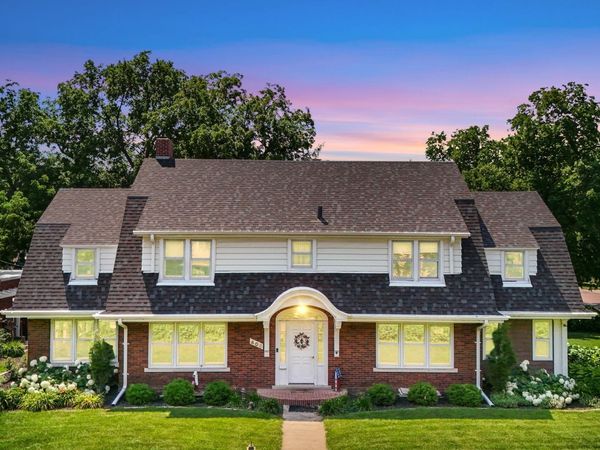 405 S University St, Vermillion, SD 57069