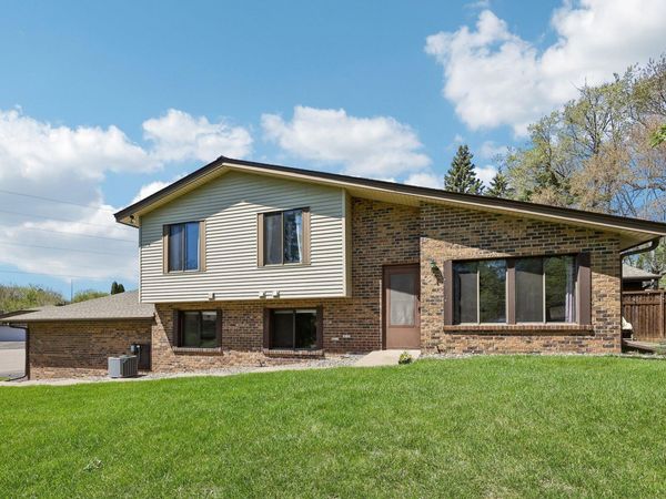 13400 Pepperwood Circle, Minnetonka, MN 55305