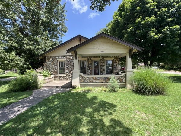 221 Monroe Street , Thayer, MO 65791