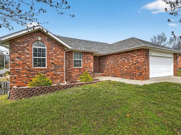 831 Pershing Street , Willard, MO 65781