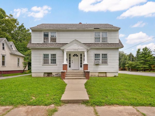 1504 N Summit Avenue, Springfield, MO 65803