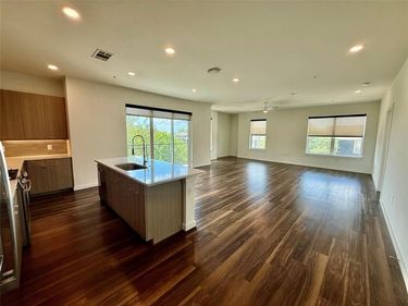 7450 Coronado Avenue, Unit 301, Dallas, TX 75214