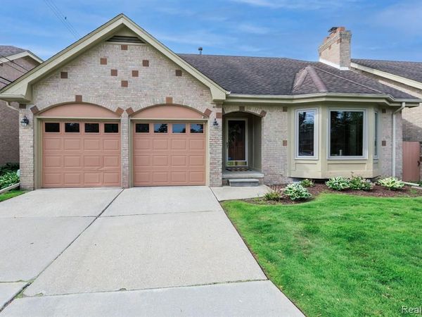 22560 Van Street, St. Clair Shores, MI 48081