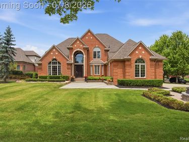 6105 Adams Court, Washington Twp, MI 48094