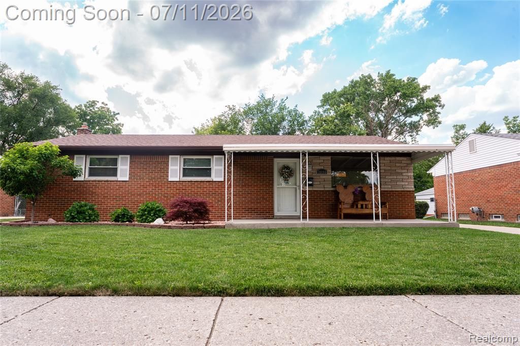 33755 Vista Way, Fraser, MI 48026 Main Photo