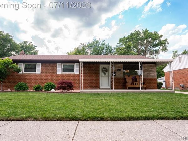 33755 Vista Way, Fraser, MI 48026