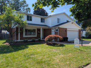 27450 Crestwood Drive, Warren, Mi 48088