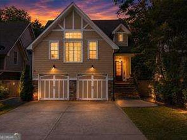 1041 Pine Grove Avenue NE, Atlanta, GA 30319