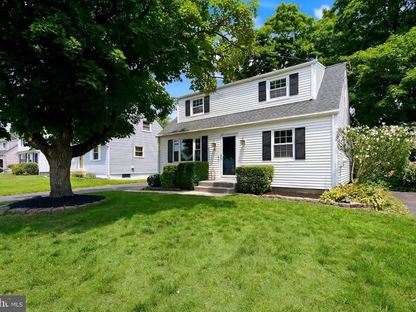 43 LONGWOOD DRIVE, HAMILTON, NJ 08620
