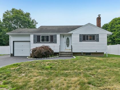 12 Albert Street Shoreham, NY 11786