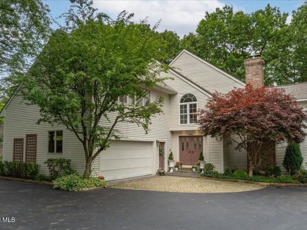 4 Spyglass Hill, Menands, NY 12204