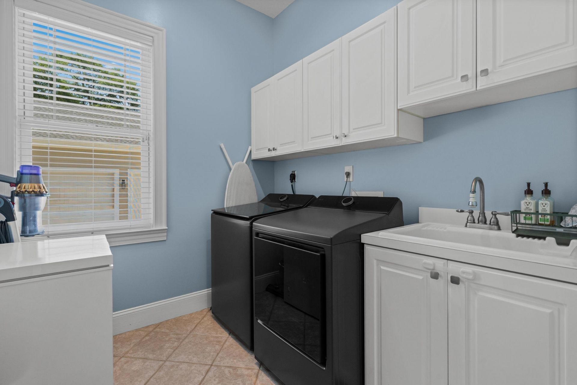 5017 Gilbert Ln.  Photo 40