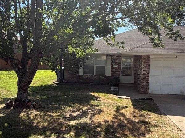 2105 Oakwood Avenue, Unit A, Bentonville, AR 72712