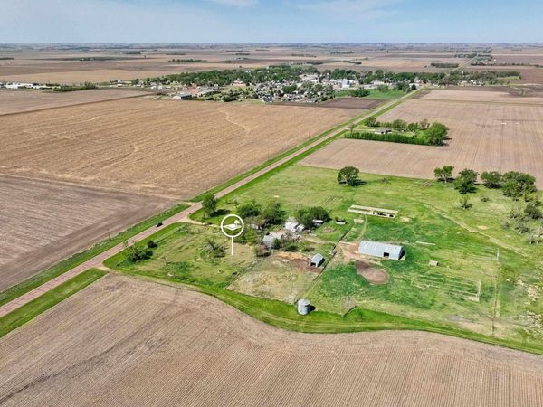 44654 261st St, Canistota, SD 57012