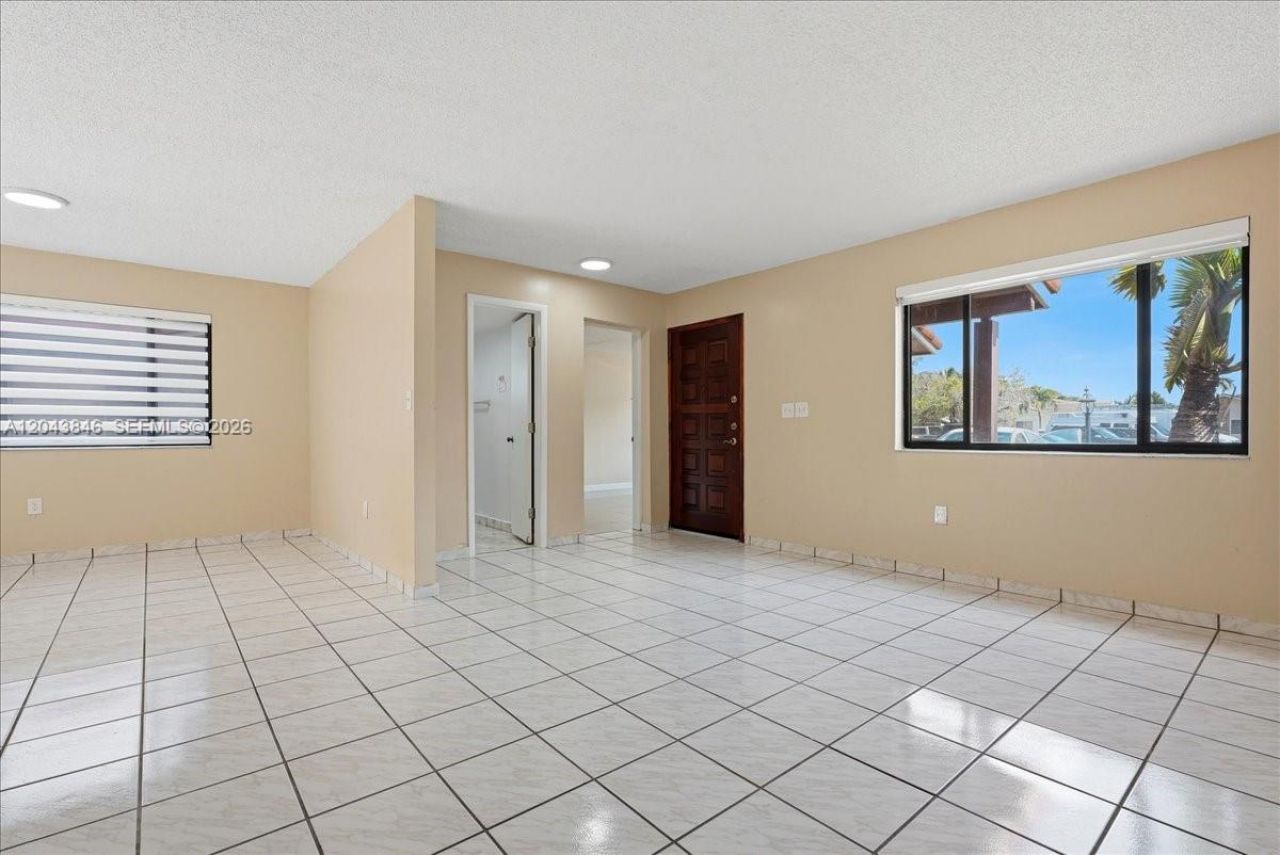 10528 SW 69th Ter , Miami, FL 33173 Photo