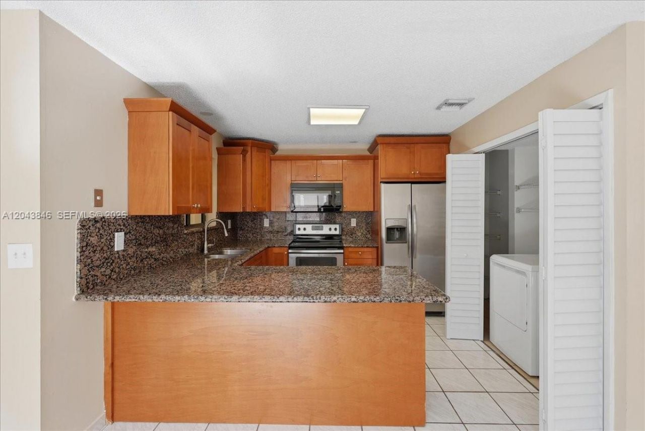 10528 SW 69th Ter , Miami, FL 33173 Photo