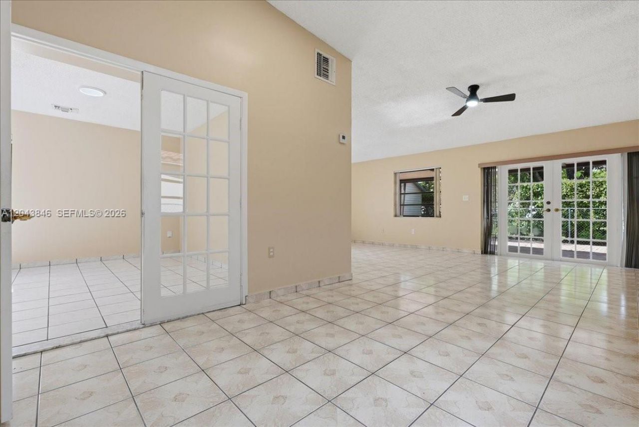 10528 SW 69th Ter , Miami, FL 33173 Photo