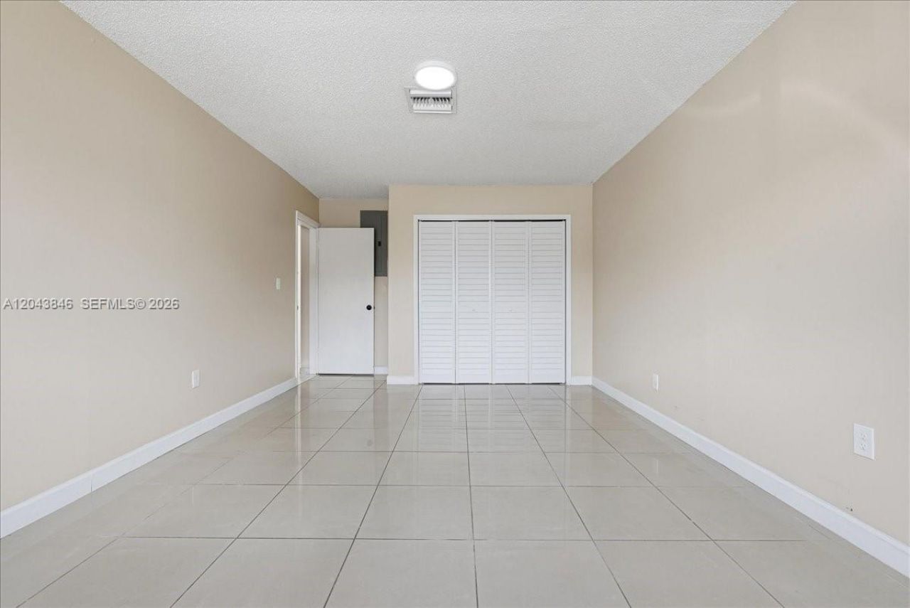 10528 SW 69th Ter , Miami, FL 33173 Photo