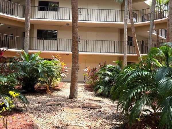 8025 SW 107th Ave, Unit 313, Miami, FL 33173