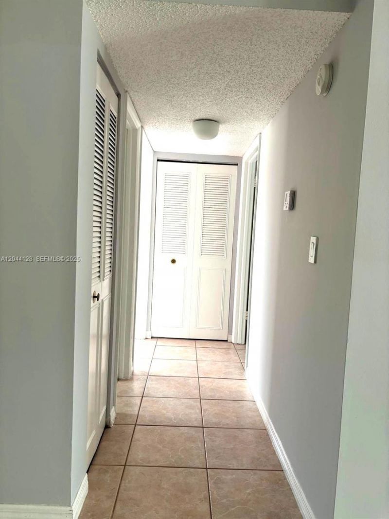 8025 SW 107th Ave, Unit 313, Miami, FL 33173 Photo