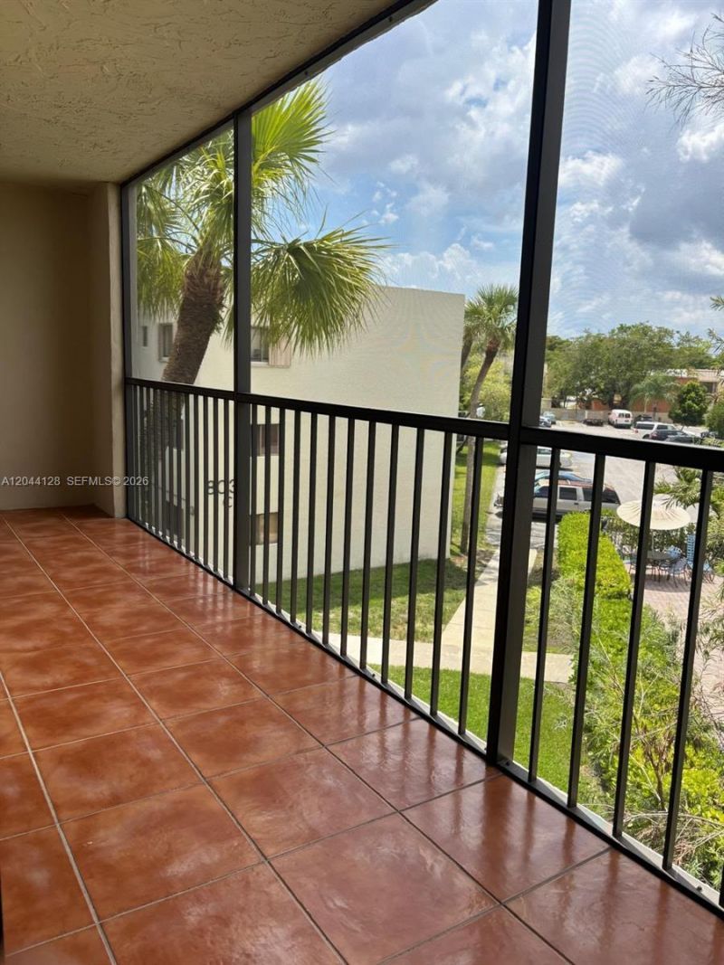 8025 SW 107th Ave, Unit 313, Miami, FL 33173 Photo
