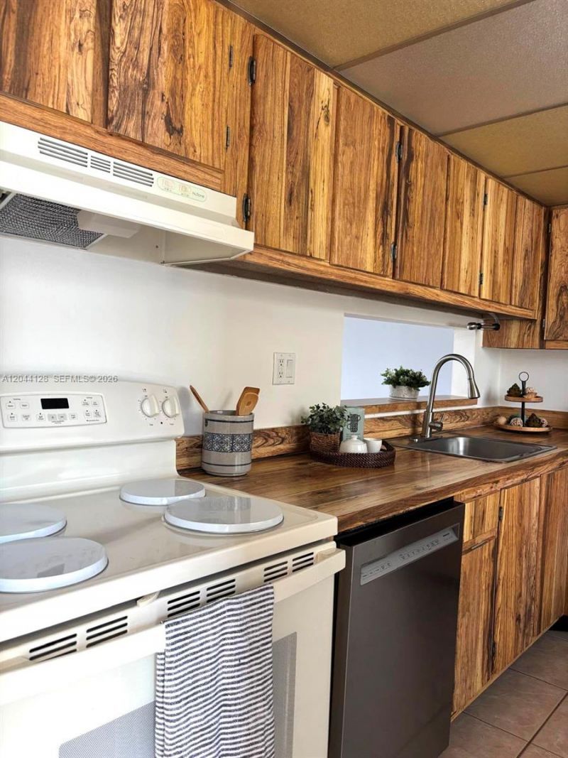 8025 SW 107th Ave, Unit 313, Miami, FL 33173 Photo