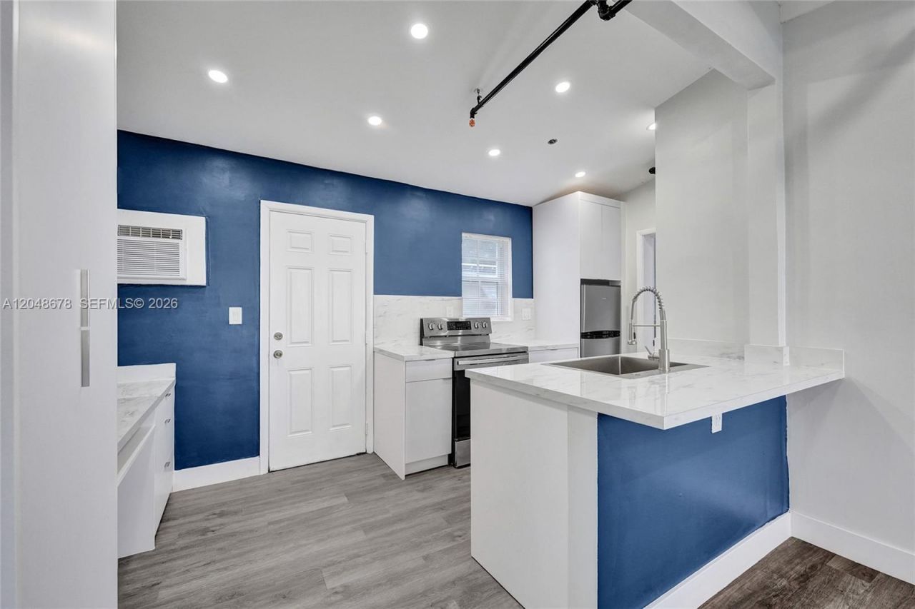 1085 NE 126th St , Unit 4, North Miami, FL 33161 Photo