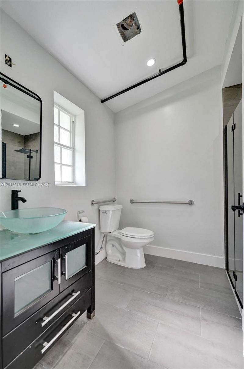 1085 NE 126th St , Unit 4, North Miami, FL 33161 Photo