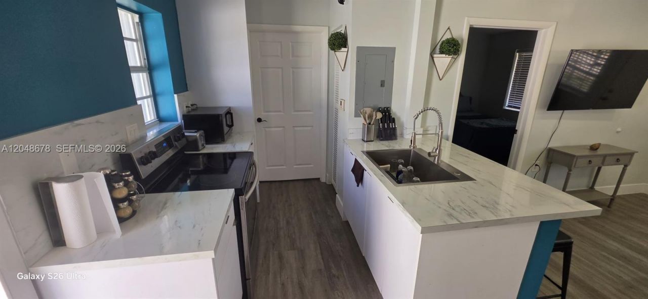 1085 NE 126th St , Unit 4, North Miami, FL 33161 Photo