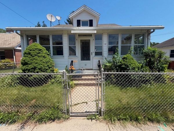 53 Mazarin St, Springfield, MA 01151