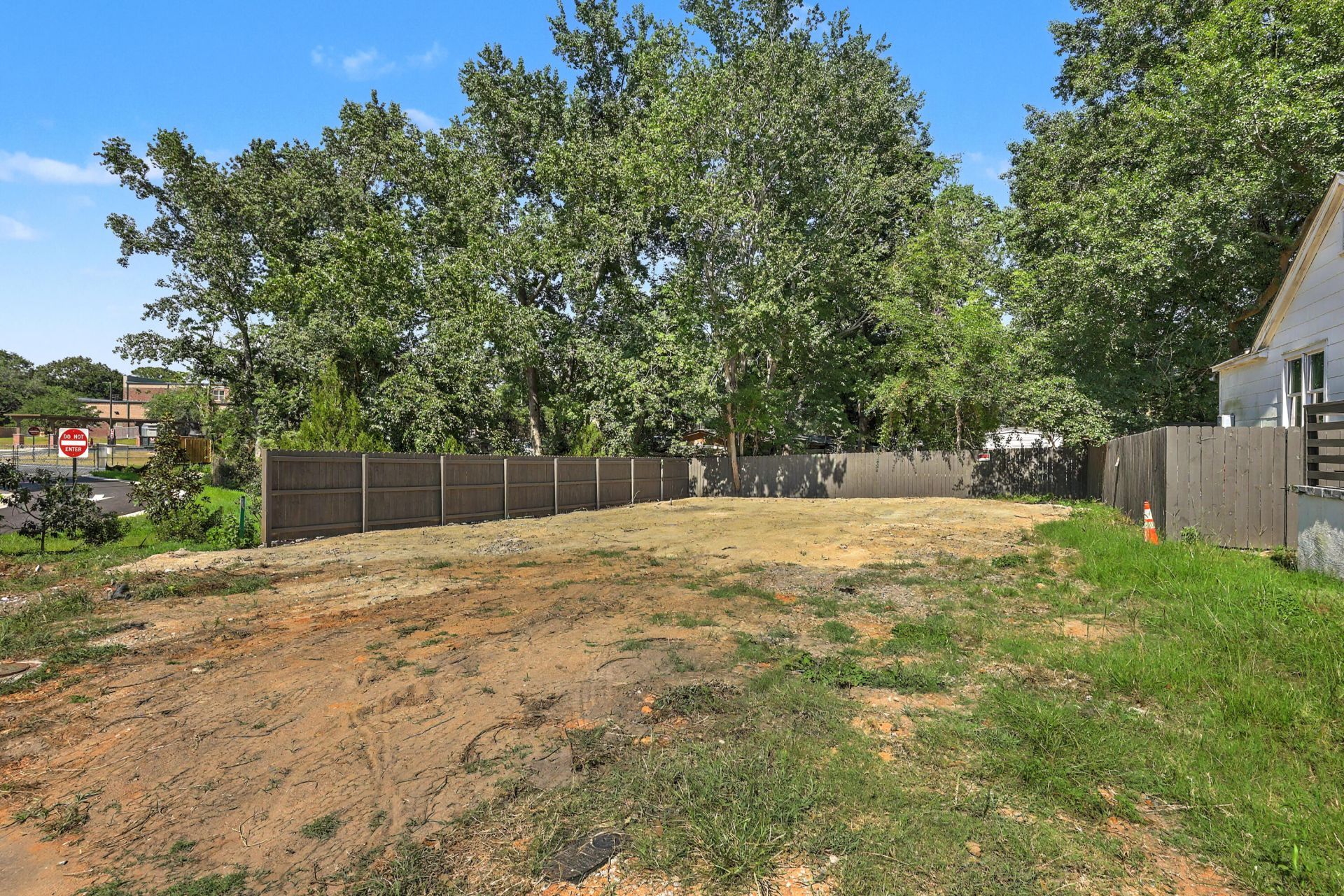 5816 Knight Street Photo 3