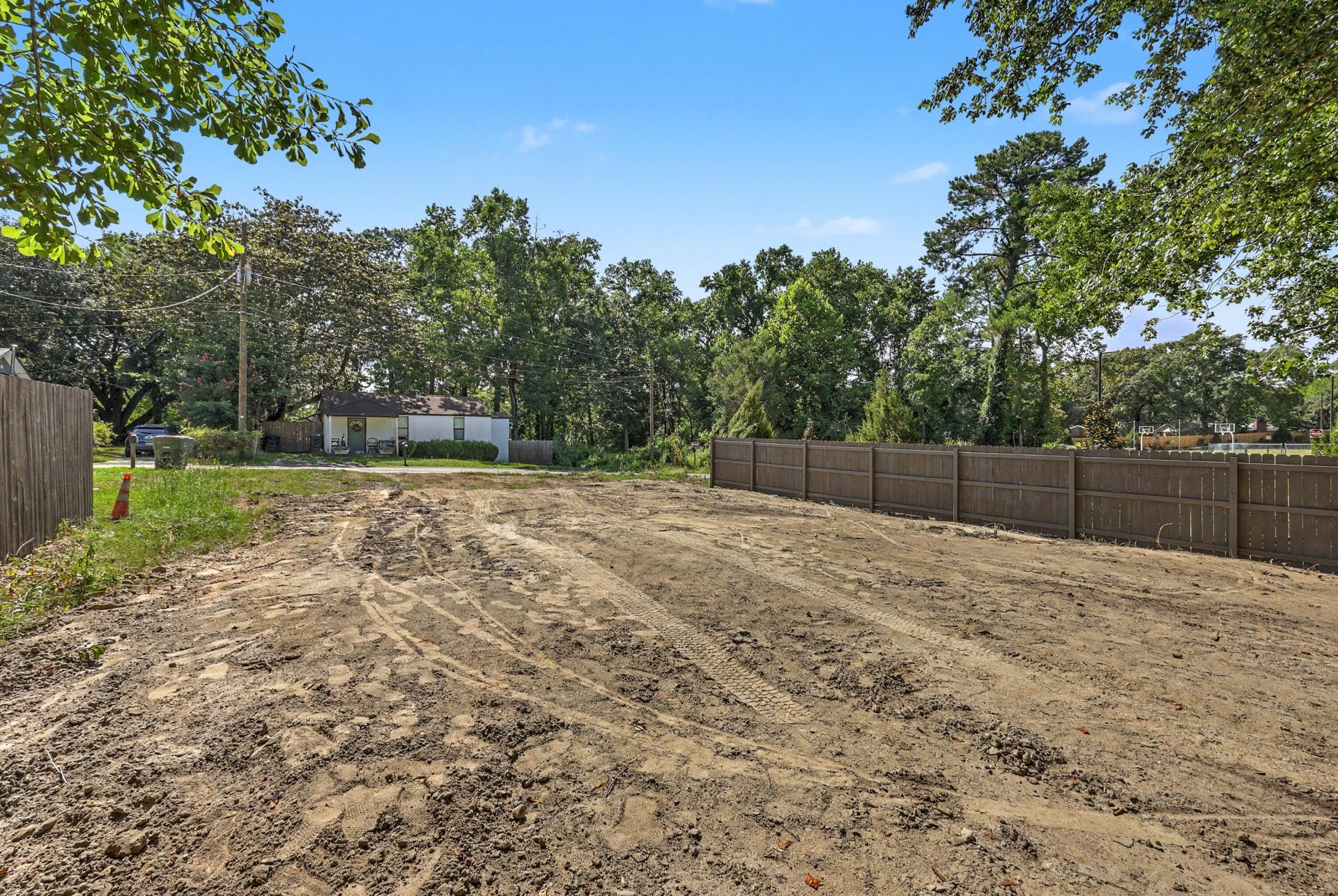 5816 Knight Street Photo 7