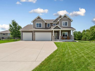135 Stoneridge Lane NE, Owatonna, MN 55060