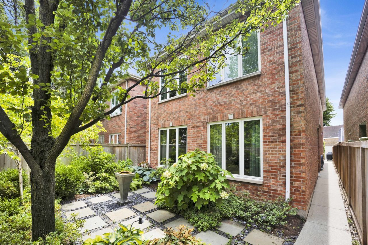 1727 W Peterson Avenue , Chicago, IL 60660 Main Photo