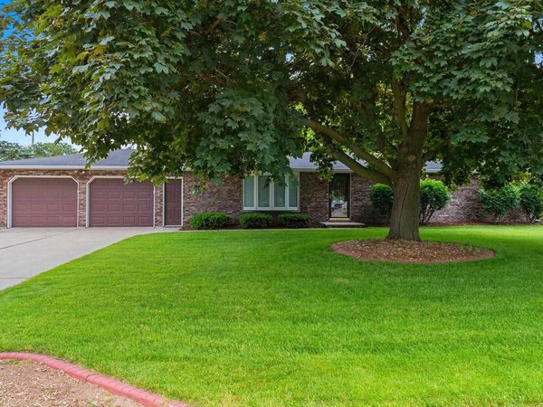 2536 DELWOOD DRIVE, Green Bay, WI 54302