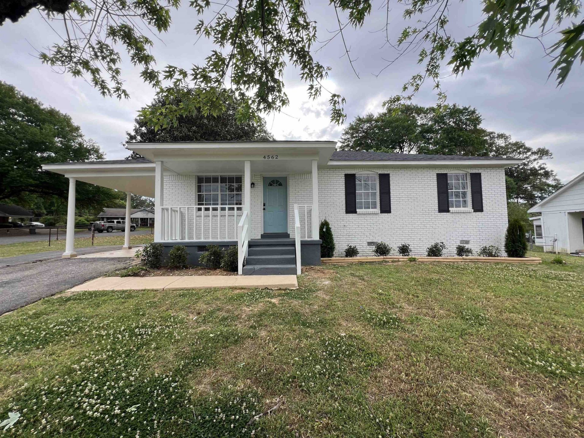 4562 Sundown Ln, Memphis, TN 38109 Main Photo